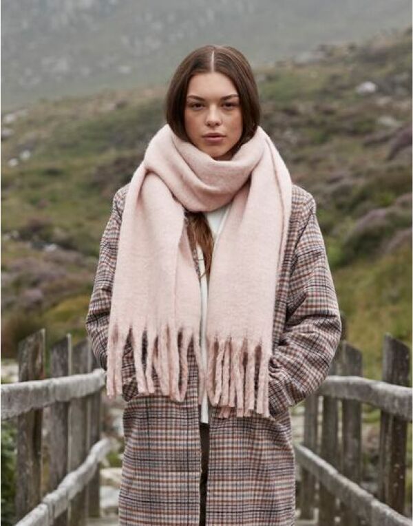 Beechfield Fluffy Scarf